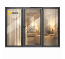 Алюминиевое окно из термоизолированного профиля ALUMIL S77 трехстворчатое с одной поворотно-откидной створкой 2600*1600 мм антрацит