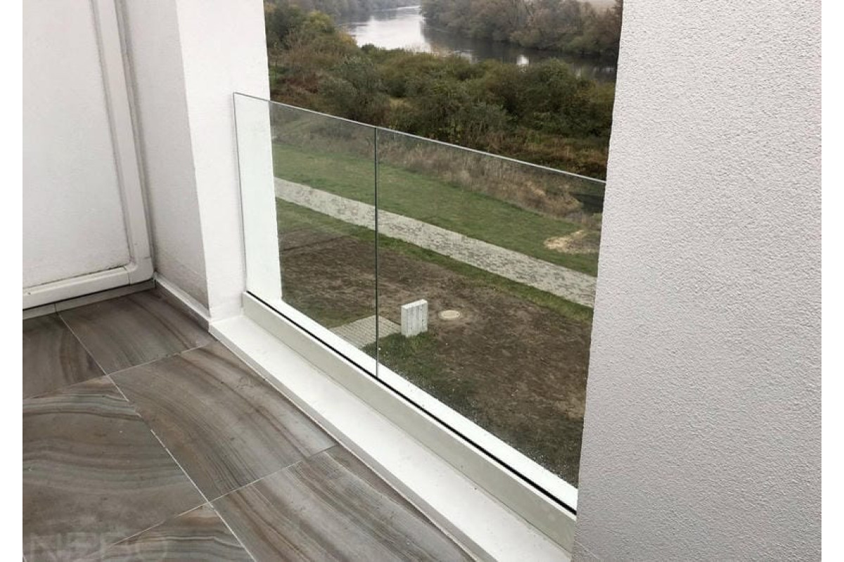 Ограждение стеклянное в зажимном профиле Lighting Horizont латунь стекло триплекс прозрачное 1000*2000 мм