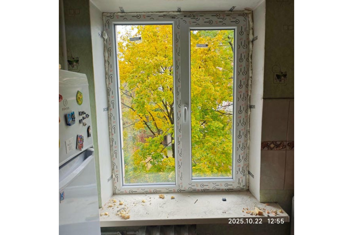 Металопластикове вікно Steko IDEAL 4000 поворотно-відкидне 700 × 1200 мм
