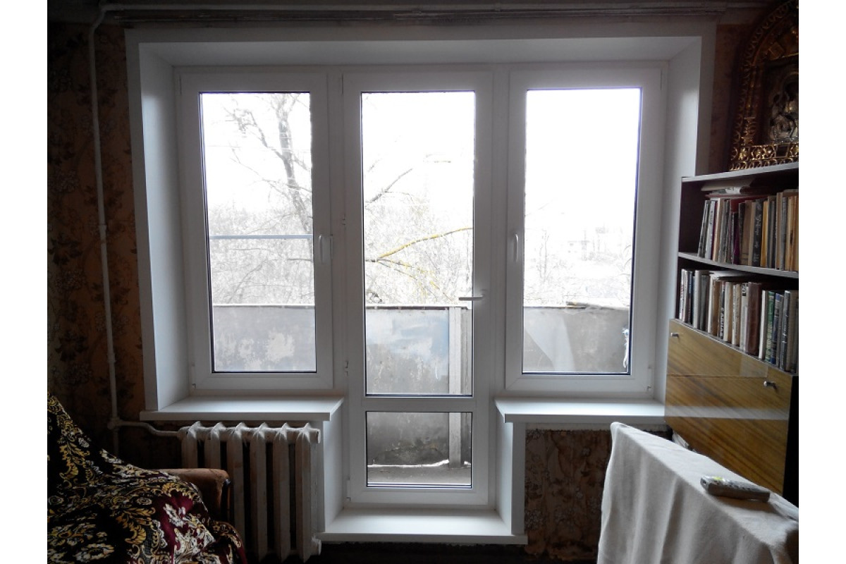 Балконний блок VEKA Softline з двома вікнами і поворотно-відкидними дверима 2100 x 2200 мм