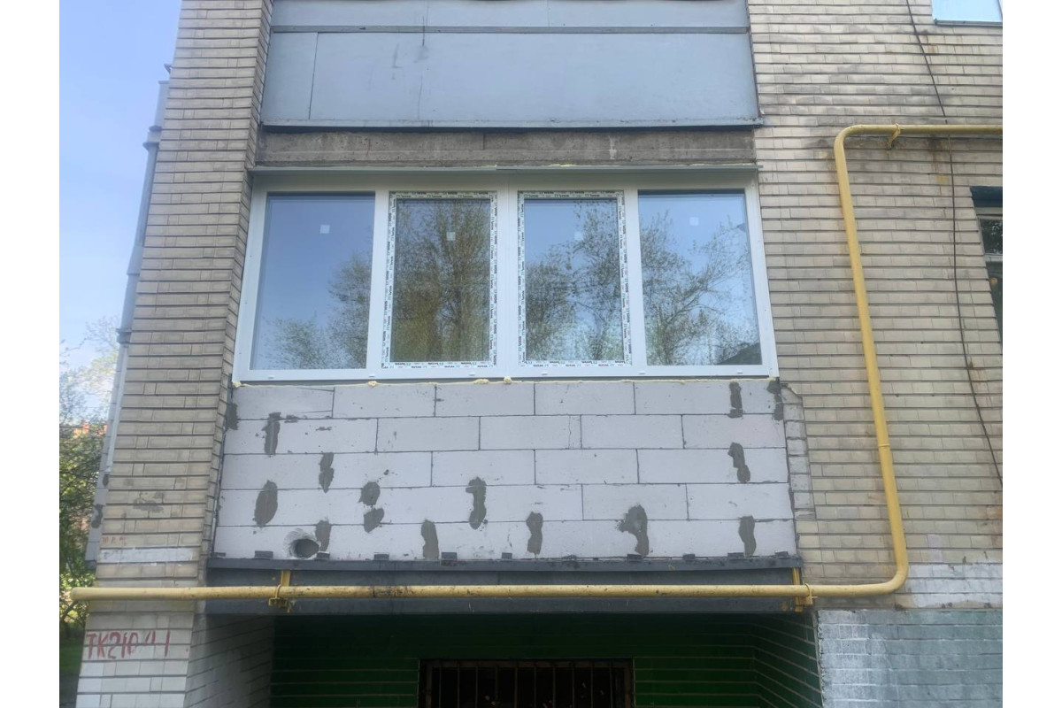 Металопластикове вікно WDS 5S чотиристулкове з двома поворотно-відкидними стулками 2700 x 900 мм