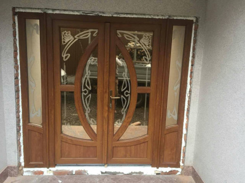 №107 Двері