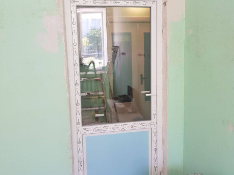 №131 Двері