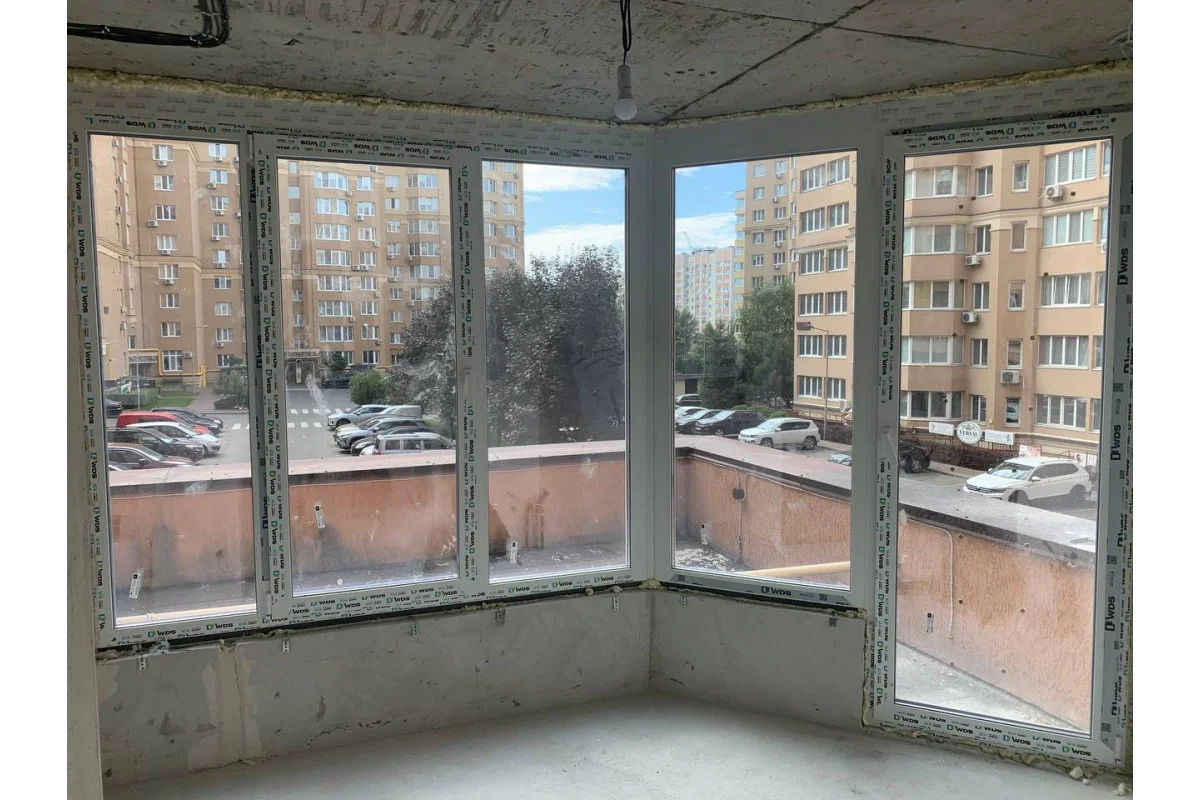 Металопластикове вікно антрацит ламіноване Steko S500 4х-стулкове з двома поворотно-відкидними стулками 2500 x 1000 мм