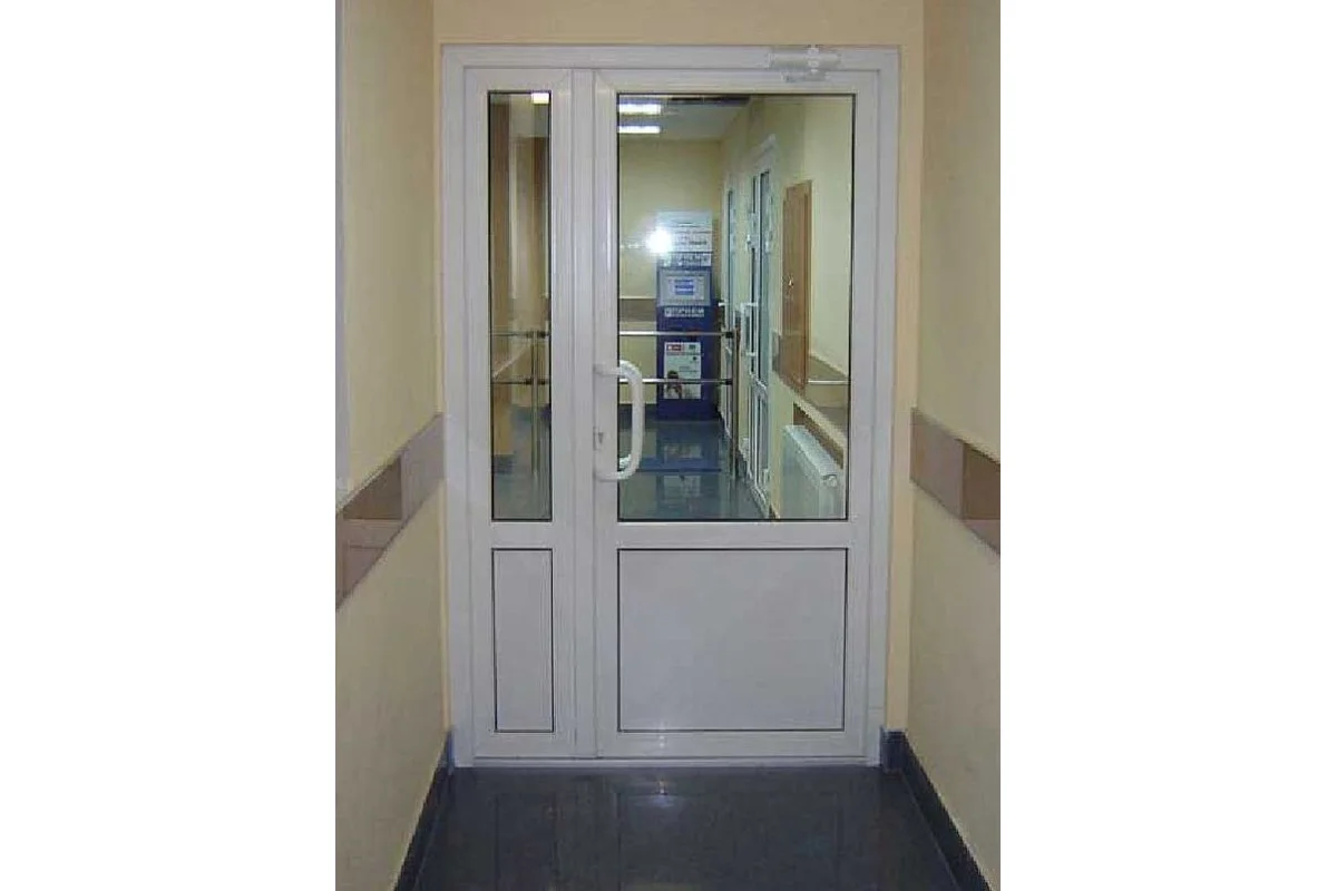 Металлопластиковые двери Viknaland 85Pro полуторные с поворотно-откидной створкой 1200 x 2000 мм