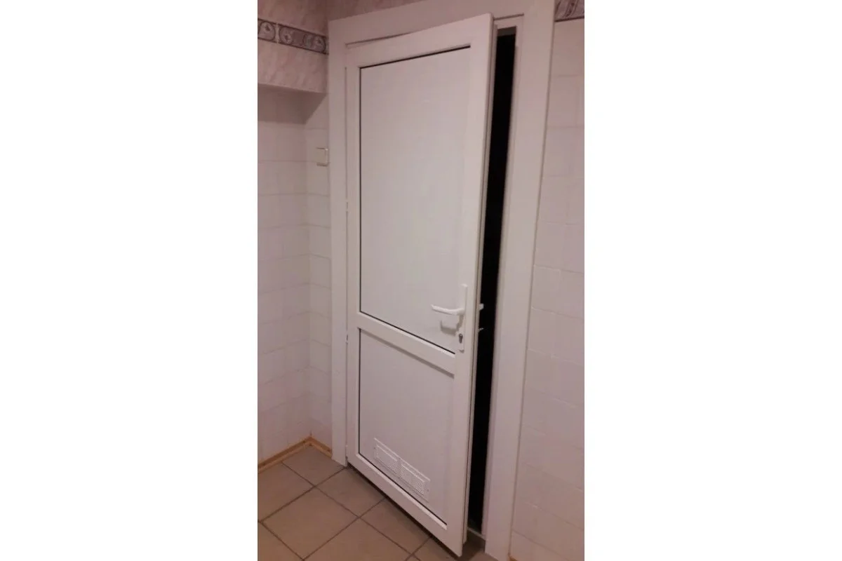Металлопластиковые двери Aluplast Ideal 4000 поворотно-откидные 800 x 2200 мм