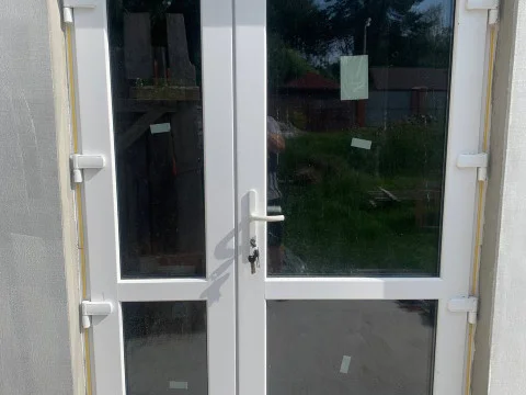 №19 Двері