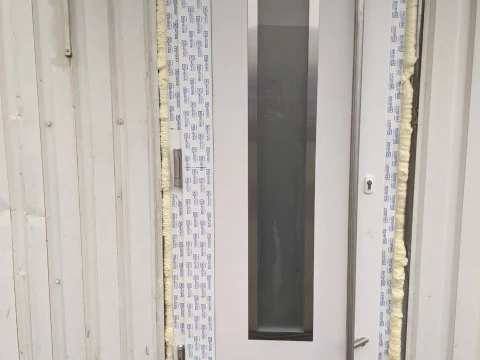 №80 Двері