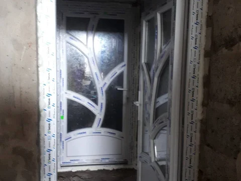 №89 Двері