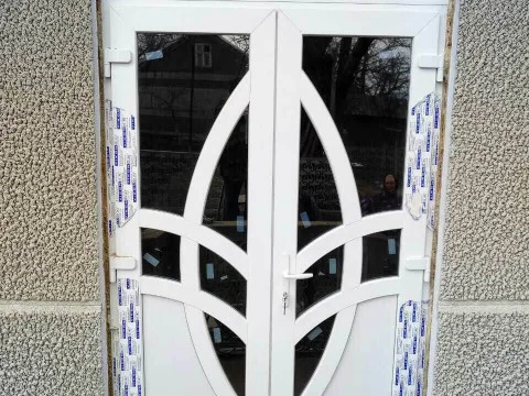 №94 Двері