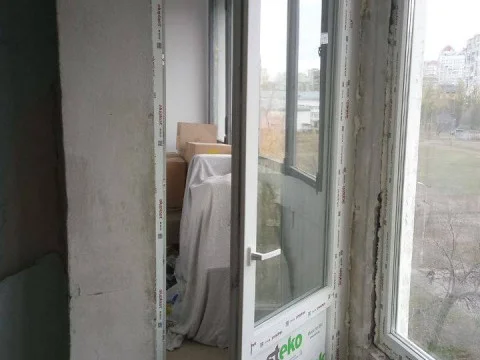 №120 Двери