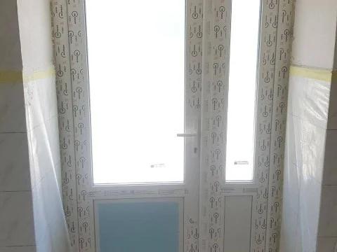 №132 Двері