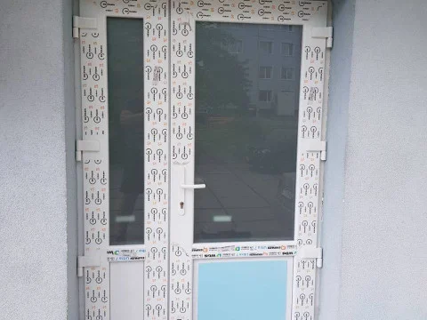 №133 Двери