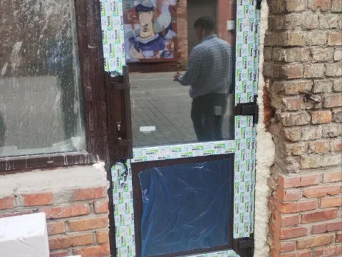 №137 Двери