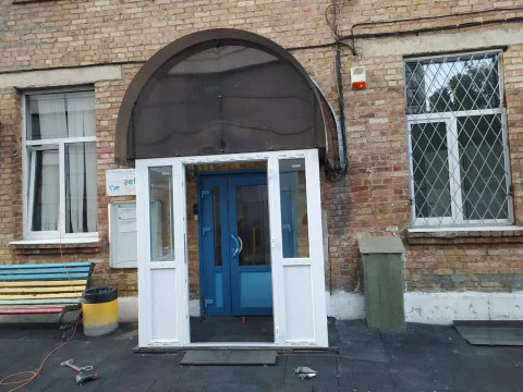 №141 Двері