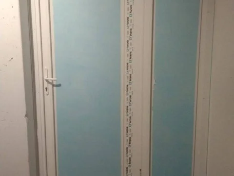 №145 Двері