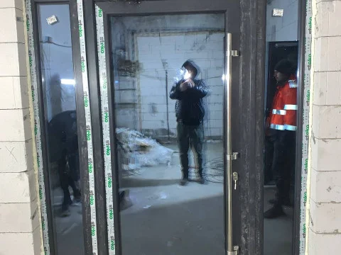 №148 Двері