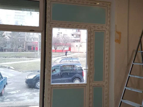 №152 Двери
