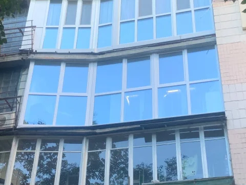 №180 Французький балкон